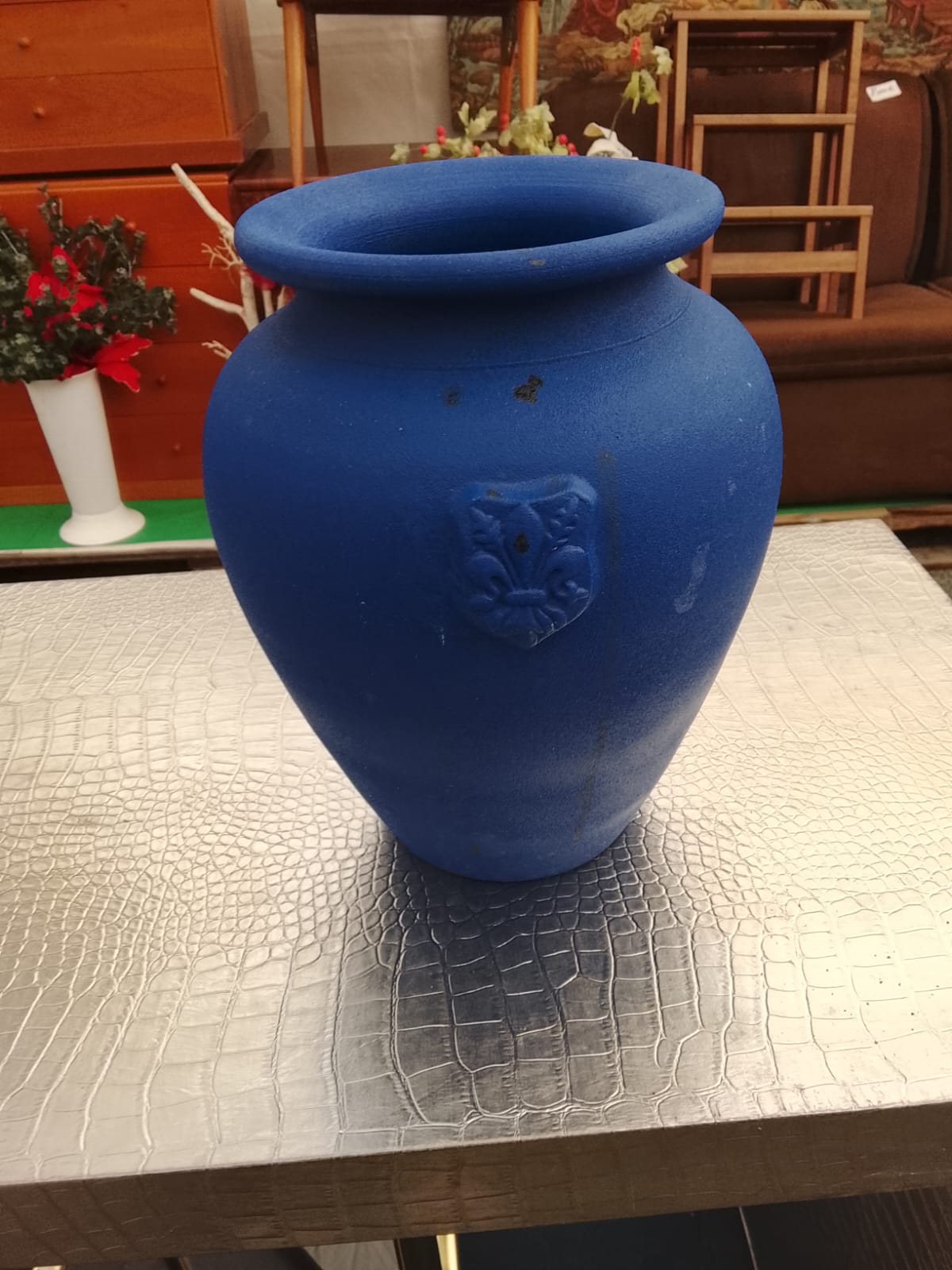 vaso-decorativo-in-ceramica-blu-opaco-stile-classico